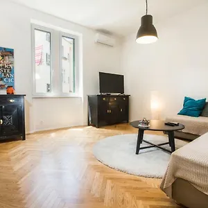 Mary Apartment